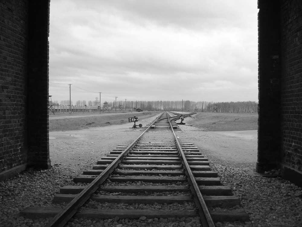 KL Auschwitz II-Birkenau: View to the sorting area.